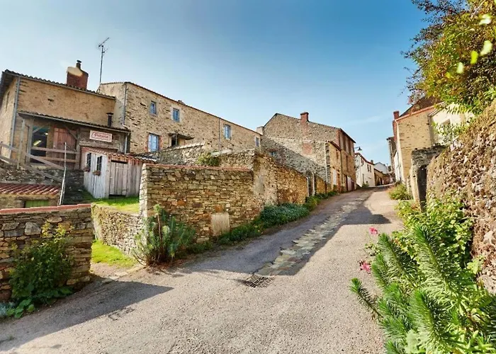 Le 19 Rue **,Maison de charme proche du Puy du Fou