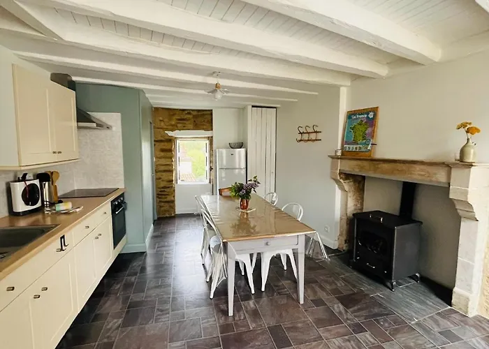Le 19 Rue **,Maison de charme proche du Puy du Fou